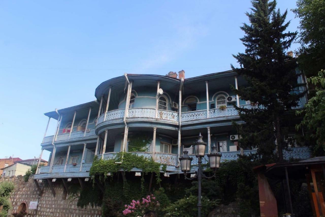 Apartment in Old Tbilisi Orbeliani Square Bagian luar foto